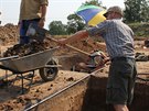Archeologové u Ploti nad Labem narazili na pozstatky hutí z doby ímské. V...