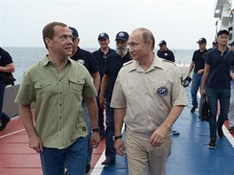 Prezident Vladimir Putin s premirem Dmitrijem Medvedvem