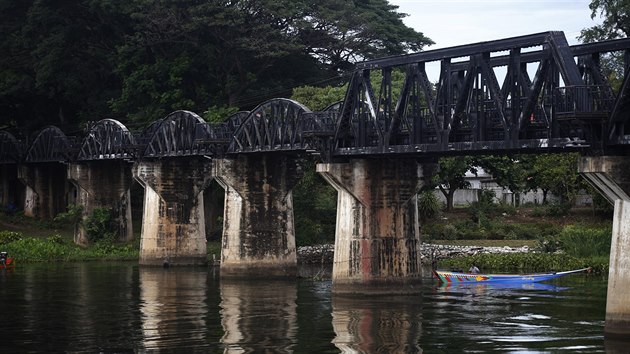 Zrekonstruovan most pes eku Kwai se nachz v thajsk provincii Kanchanaburi a je stle v provozu. (18. 6. 2015)