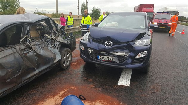 Nehoda deseti aut na dlnici D8 (18. 8. 2015)