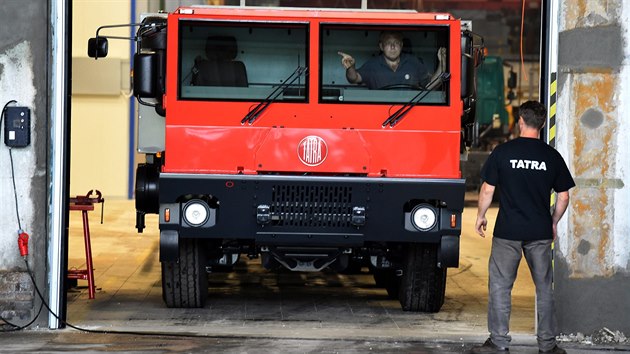 Tatra vyrobila vz dlouh 18 metr, kter m osm nprav, z toho est iditelnch. Podle mluv automobilky je to nejvt nkladn vozidlo vyroben v historii eskho automobilovho prmyslu.