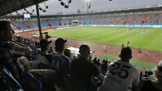 Modern stadion v Ostrav-Vtkovicch spluje veker souasn poadavky na konn prvoligovch utkn. Jen sluby zatm hodn pokulhvaj. (8. srpna 2015)