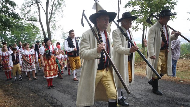 Chodsk slavnosti v Domalicch a tradin pou na vrch Vesel hora mstnmi zvan Vavineek, kde se konala me pod irm nebem. (16. 8. 2015)