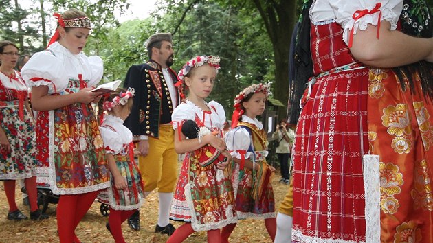 Chodsk slavnosti v Domalicch a tradin pou na vrch Vesel hora mstnmi zvan Vavineek, kde se konala me pod irm nebem. (16. 8. 2015)