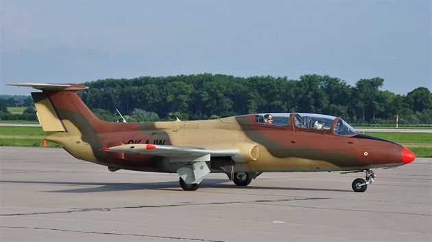 Aero L-29 Delfn, legendrn Delfn byl v 50. letech prvnm proudovm cvinm letounem navrenm v eskoslovensku.