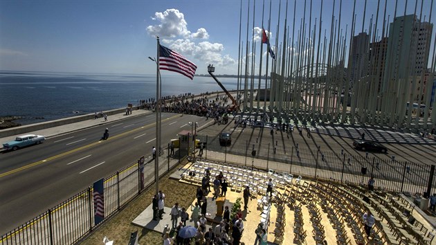 Nad Havanou vlaje od ptku americk vlajka (14. srpna 2015)