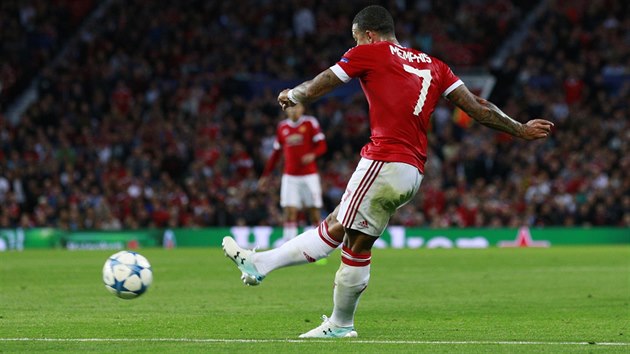 Memphis Depay z Manchesteru United skruje.