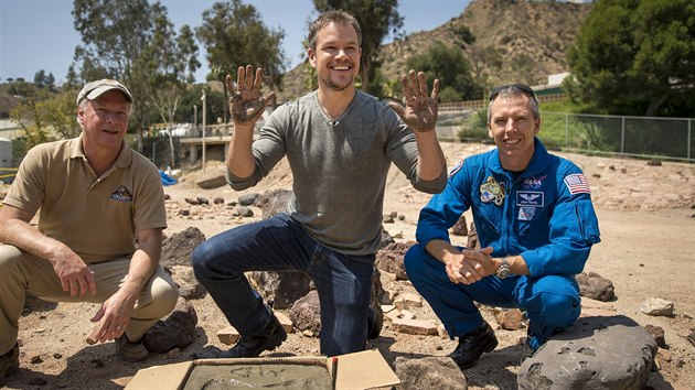 Matt Damon zanechal otisk svch rukou na vzkumnm pracoviti zamenm na planetu Mars.