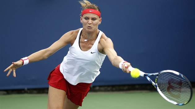 Lucie afov bojuje na turnaji v Cincinnati.