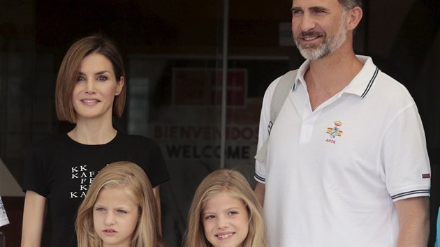 panlsk krl Felipe VI., krlovna Letizia a princezny  Leonor a Sofia (Palma de Mallorca, 8. srpna 2015)