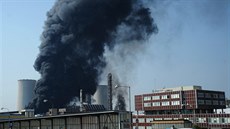 Požár po výbuchu v areálu chemického závodu Unipetrol v Záluží u Litvínova.