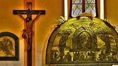 Sklenný oltá v kostele sv. Vintíe v Dobré Vod u Hartmanic si prohlédnete v...