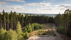 Pi pkném poasí mete spatit významné vrcholy umavy, Brd, eského lesa,...