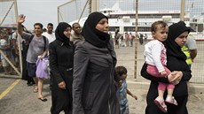 Uprchlíci na eckém ostrov Kos. ecká vláda pro n zídila nouzové stedisko...