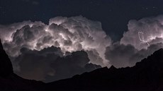 Bouka nad Dolomity (ilustraní foto).