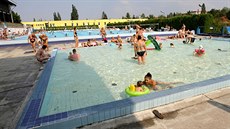 Venkovní koupalit plaveckého areálu v Plzni na Slovanech (13. srpna 2015)