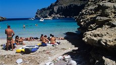 Na Mallorce mají v posledních týdnech problém se záplavou plast�, které se sem...