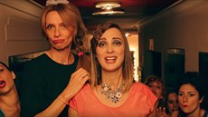 V klipu Barbory Polákové Nafrněná si zahrála spousta známých tváří.