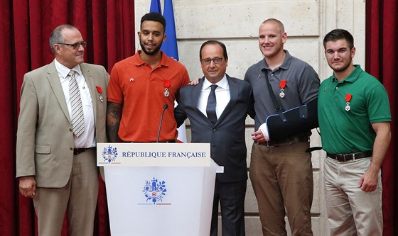 Chris Norman, Anthony Sadler, Francois Hollande, Spencer Stone a Alek Skarlatos...