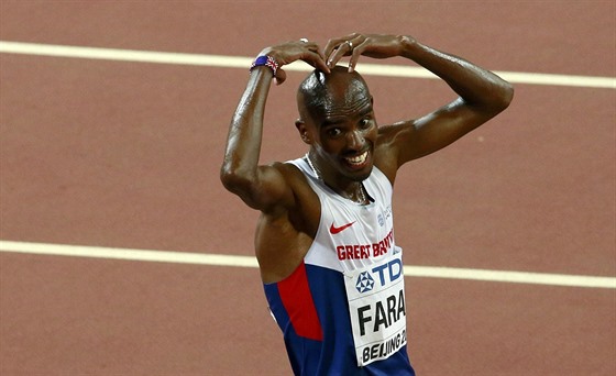 Britský vytrvalec Mo Farah ovládl na MS atlet v Pekingu závod na 10 000 metr.