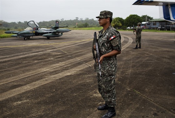 Peruánská armáda bude moci sestelit letouny podezelé z paování narkotik. Na...