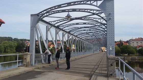 Historický most přes Vltavu v Týně nad Vltavou.