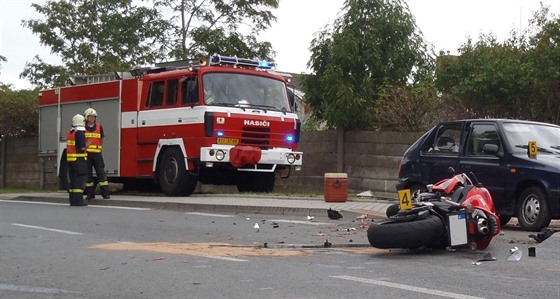 Pi nehod v Hradeicích na Klatovsku zemel 41letý motorká. (25. srpna 2015)