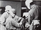 Harvey Cushing operuje 2000. odhalen ndor na mozku. 15.4.1931.