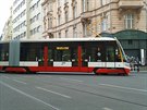 Nová tramvaj ForCity Alfa u na Karlov námstí.