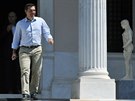 ecký premiér Alexis Tsipras opoutí svou kancelá v Athénách. (20. srpna 2015)