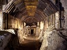 Tunelov� komplex u polsk�ho Walbrzychu, kde se �dajn� nach�z� vlak s 300 tunami...