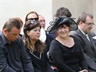 Poh�eb Olgy Joklov� se odehr�val na malebn�m hradu Ro�tejn� nedaleko Tel�e....