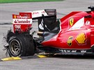 Zadní pneumatika riskantní taktiku Sebastiana Vettela pi Velké cen Belgie F1...