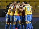 Fotbalisté Valencie se radují z gólu v duelu s Monacem.