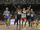 David Lekuta Rudisha (uprosted) ovládl bh mu na 800 metr na MS v Pekingu.