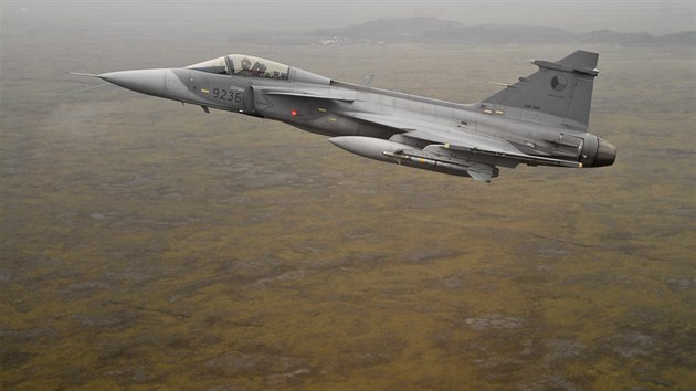 Letoun Gripen eskch vzdunch sil nad Islandem
