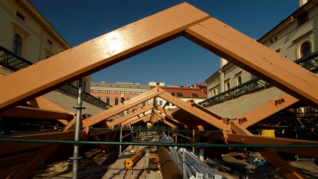Rekonstrukce odjezdové haly Masarykova nádraží v roce 2011.