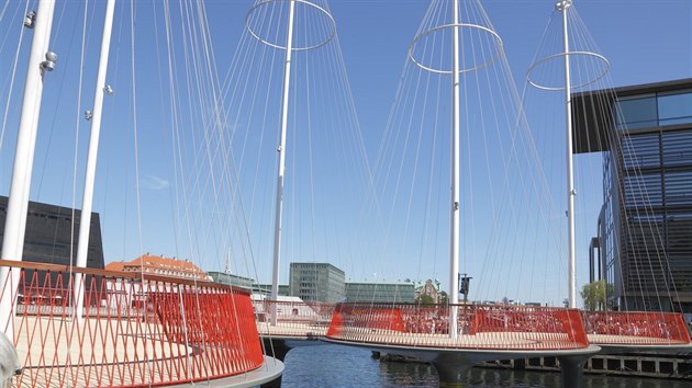 Nový kodaňský most Cirkelbroen od architekta Olafura Eliassona.