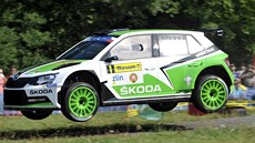 Jan Kopecký se svojí fabií pi zlínské Barum rallye