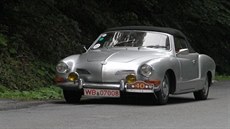 Do Vratislavic u Liberce se sjedou sportovní automobily zna�ky Porsche s r�zným...