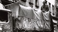 Nová unikátní kniha mapuje rok 1968 v Olomouci vetn vpádu armád Varavské...