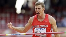 Adam Sebastian Helcelet má radost z poko�ené la�ky na MS v Pekingu.