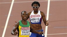 Margaret Adeoyeová se diví: kdo to běží v mé dráze? Při rozběhu na 200 metrů jí...