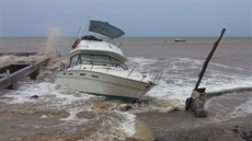 Tropická boue Erika zasáhla Dominikánskou republiku (29. 8. 2015).