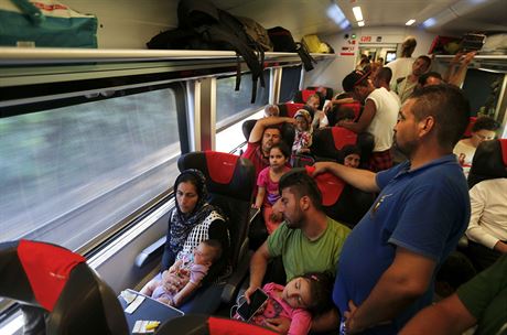 Vnitro zvauje koridor pro uprchlíky. Vlaky z Maarska by doprovázela policie (ilustraní foto). 