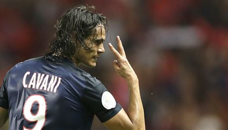 Edinson Cavani z Paris St. Germain oslavuje svj gl proti Monaku.