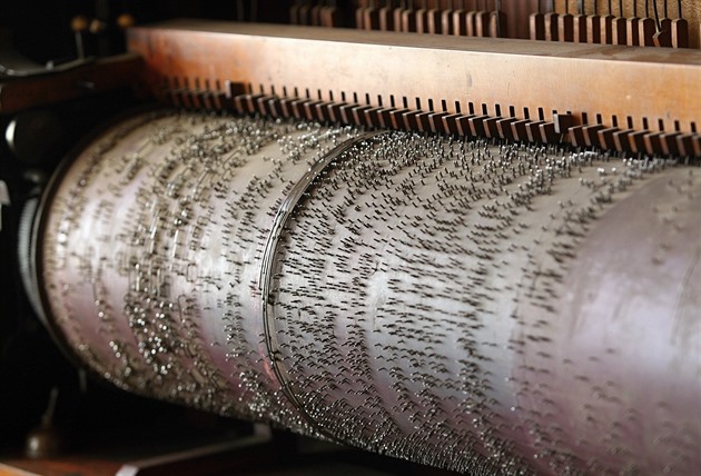 Do orchestrionu se nekope, varuje hostinský. Poklad neprodal ani za miliony