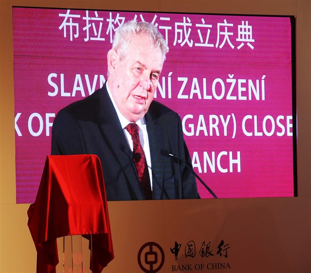 Zástupci Bank of China oznámili, �e je�t� letos v Praze otev�ou pobo�ku...