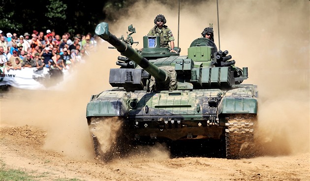 P�vodní tank T-72 by v boji p�e�il �ty�i minuty a dnes pro n�j nejsou války....
