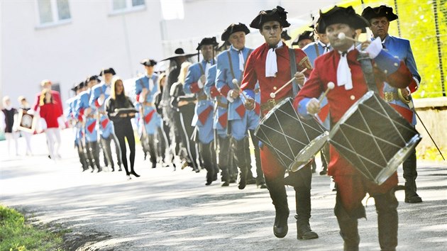 V Brtnici nedaleko Jihlavy se v neděli podvacáté konal průvod masek k výročí poslední morové rány. Ta město stihla v roce 1715.